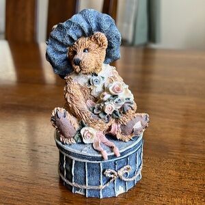 Boyd’s Bear - Love Above All is the Best Gift.